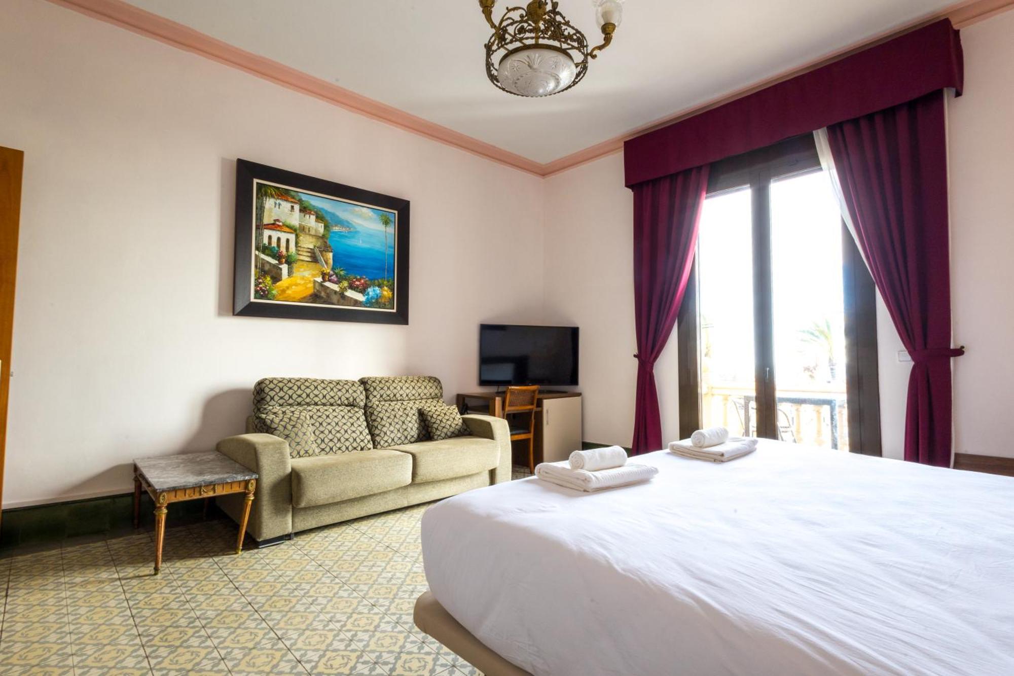 Hotel Llar De Capitans Masnou Eksteriør bilde